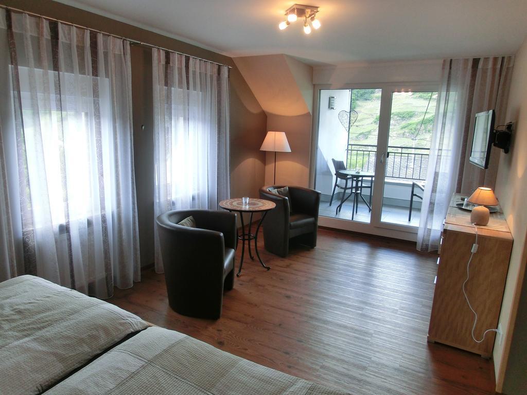 Ferienweingut Hirschen Schulstrasse Bed & Breakfast Burg  Oda fotoğraf
