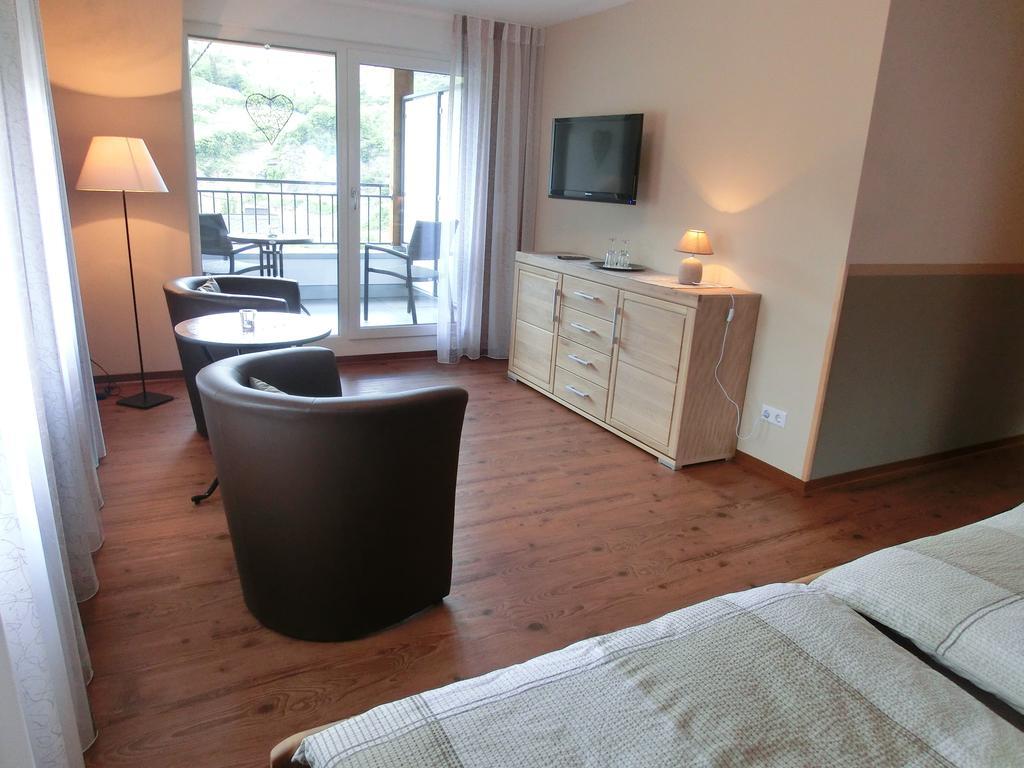 Ferienweingut Hirschen Schulstrasse Bed & Breakfast Burg  Oda fotoğraf