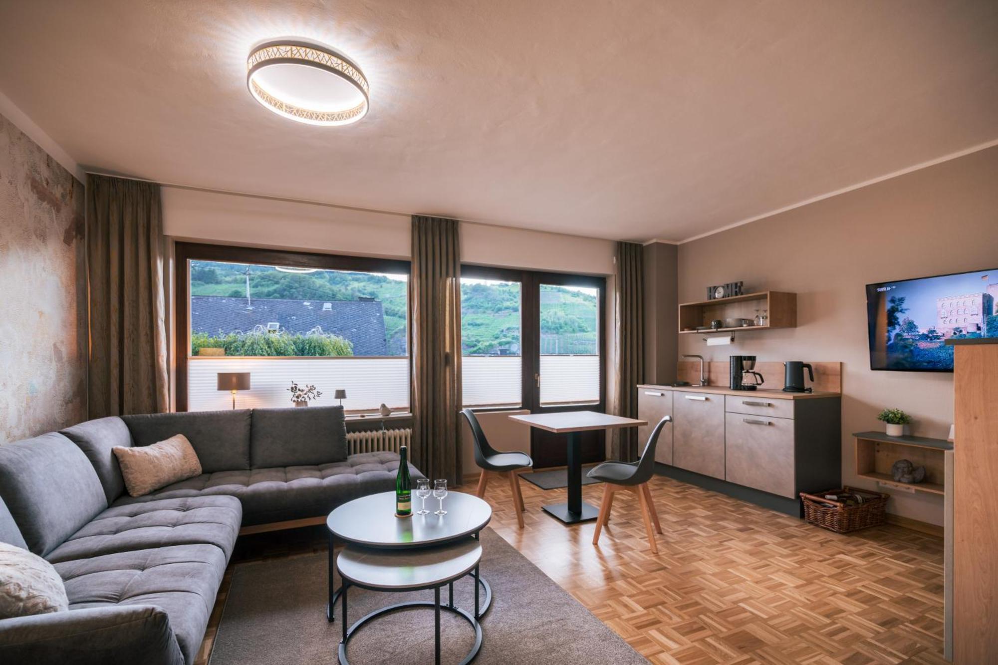 Ferienweingut Hirschen Schulstrasse Bed & Breakfast Burg  Dış mekan fotoğraf