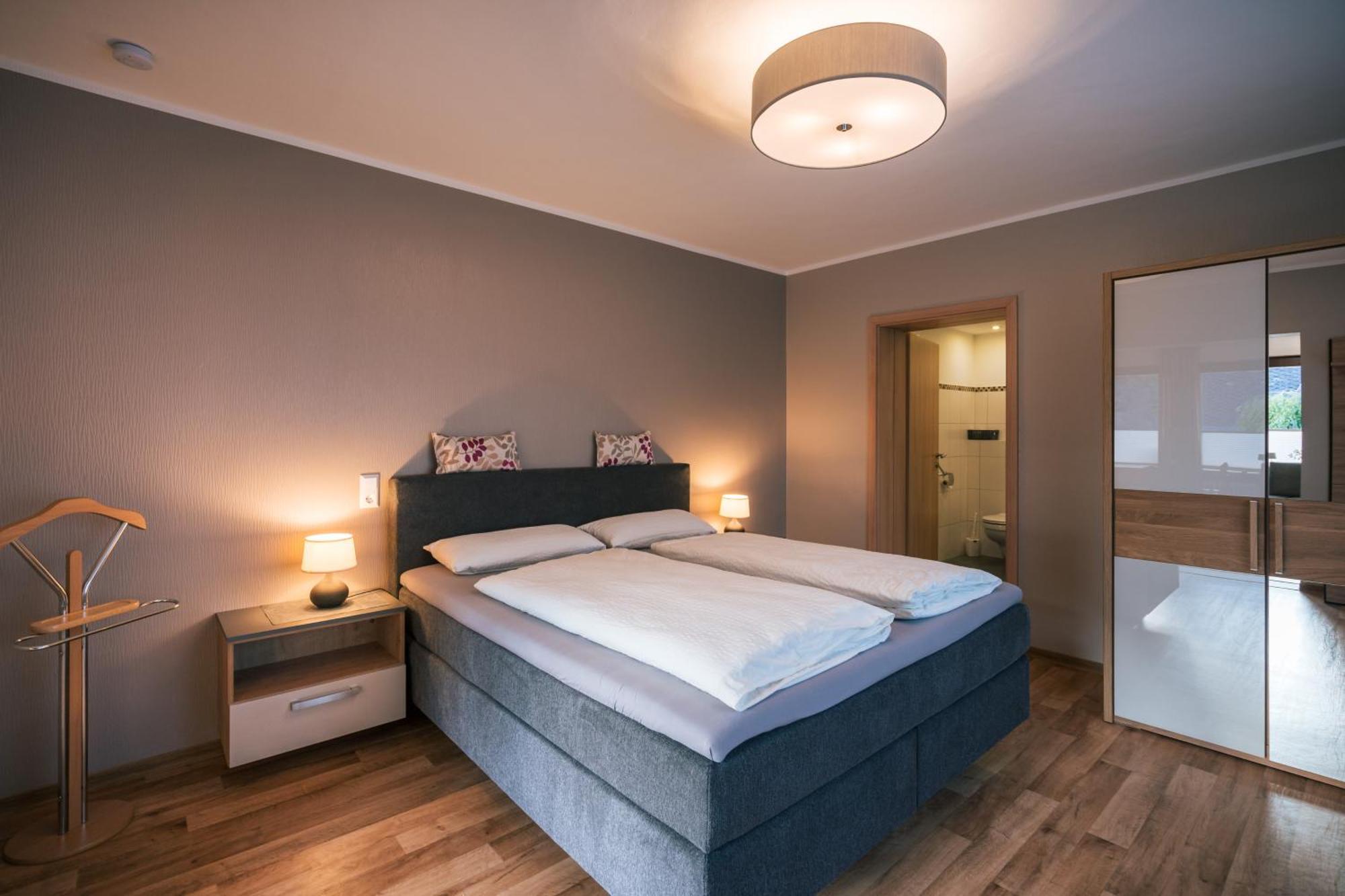 Ferienweingut Hirschen Schulstrasse Bed & Breakfast Burg  Dış mekan fotoğraf