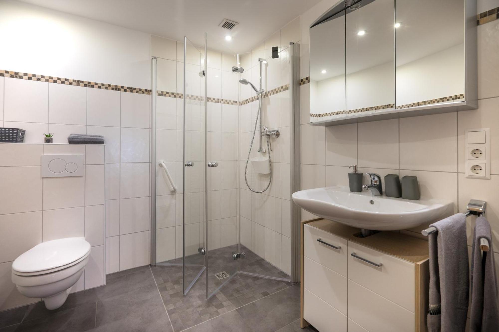 Ferienweingut Hirschen Schulstrasse Bed & Breakfast Burg  Dış mekan fotoğraf