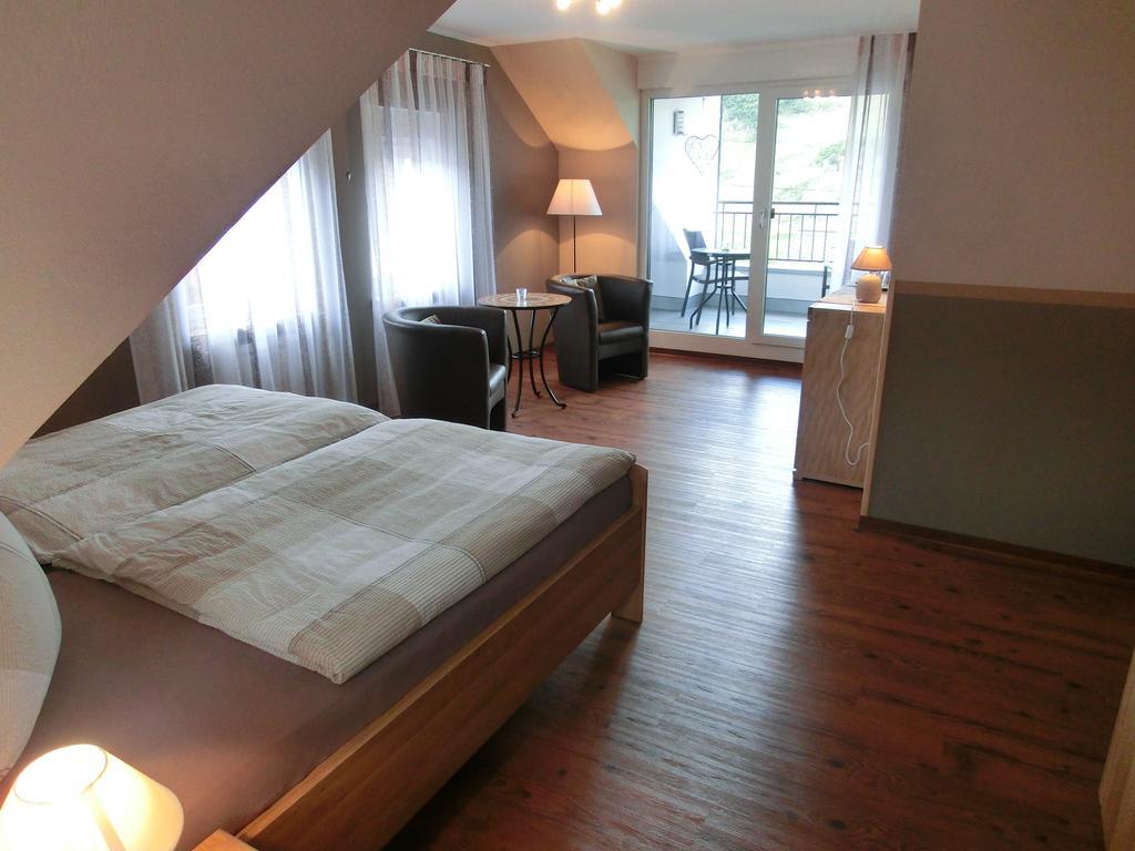 Ferienweingut Hirschen Schulstrasse Bed & Breakfast Burg  Oda fotoğraf