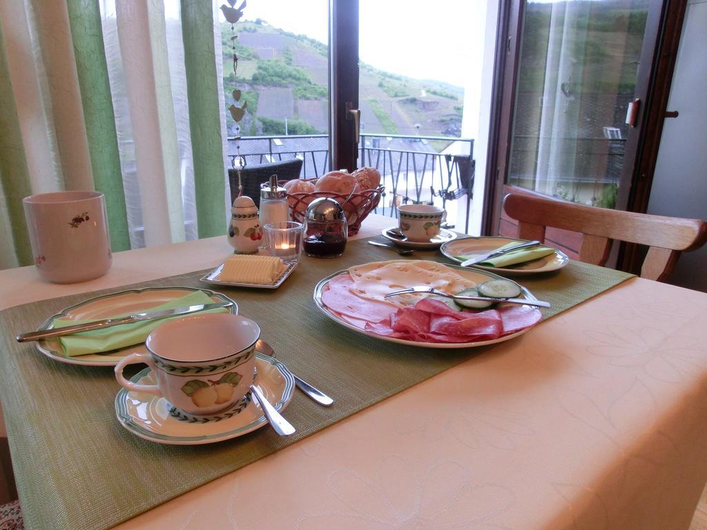 Ferienweingut Hirschen Schulstrasse Bed & Breakfast Burg  Oda fotoğraf