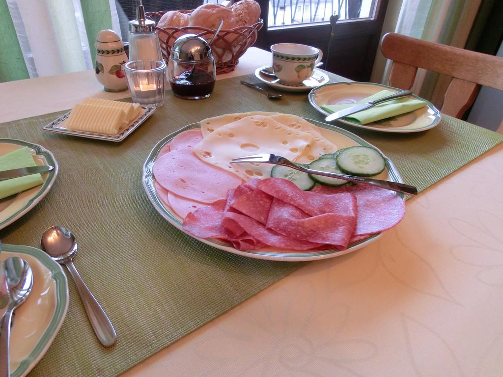 Ferienweingut Hirschen Schulstrasse Bed & Breakfast Burg  Oda fotoğraf