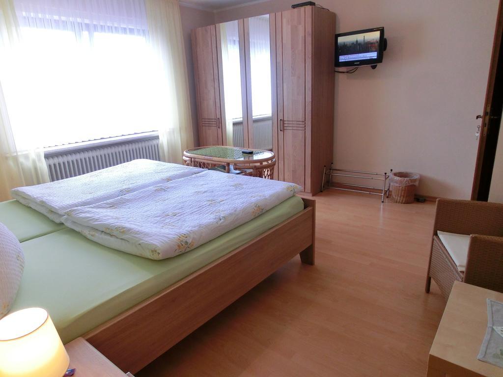 Ferienweingut Hirschen Schulstrasse Bed & Breakfast Burg  Oda fotoğraf
