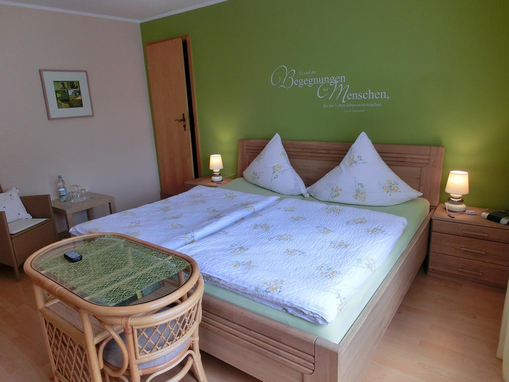 Ferienweingut Hirschen Schulstrasse Bed & Breakfast Burg  Oda fotoğraf